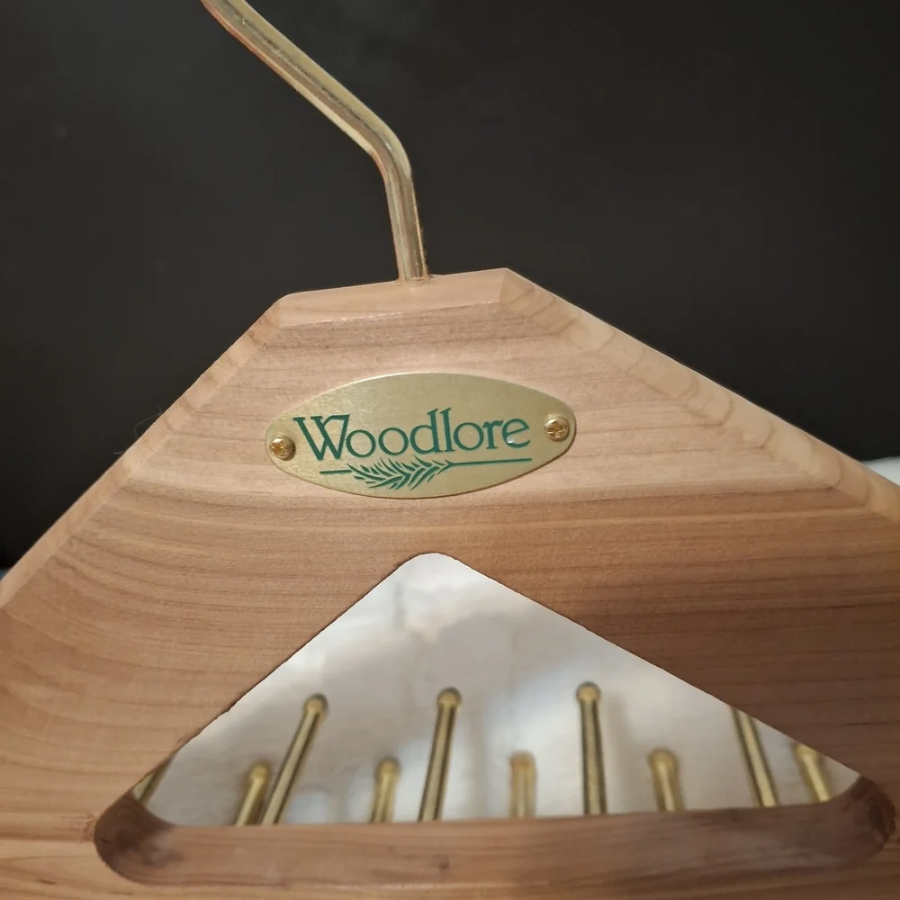 Woodlore Cedar Belt Organizer with Gold Hooks New